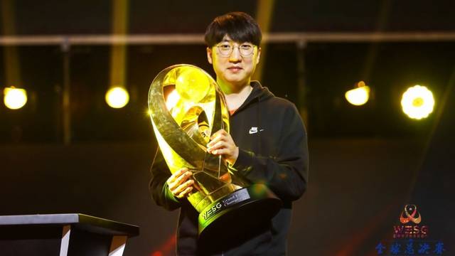 体育产业的 体育产业的