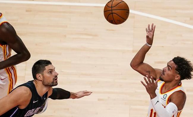 锋线的弱侧 锋线的弱侧